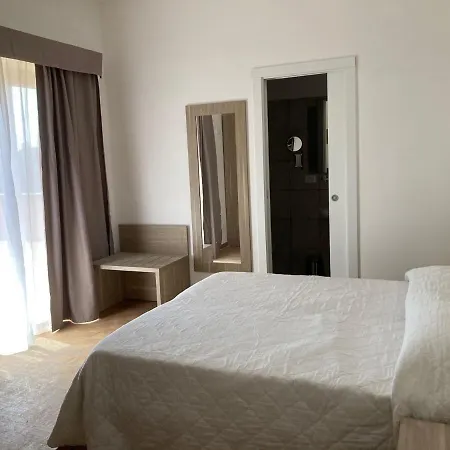 Hotel Nova Domus Aurelia-3